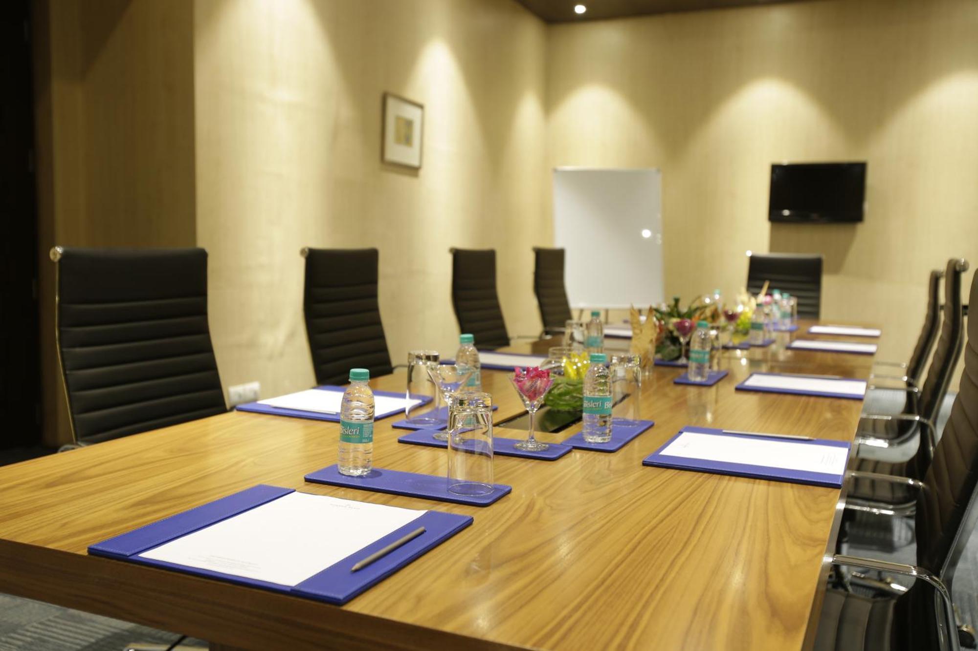 Golden Suites Gurgaon Inde Hotels Ngoại thất bức ảnh