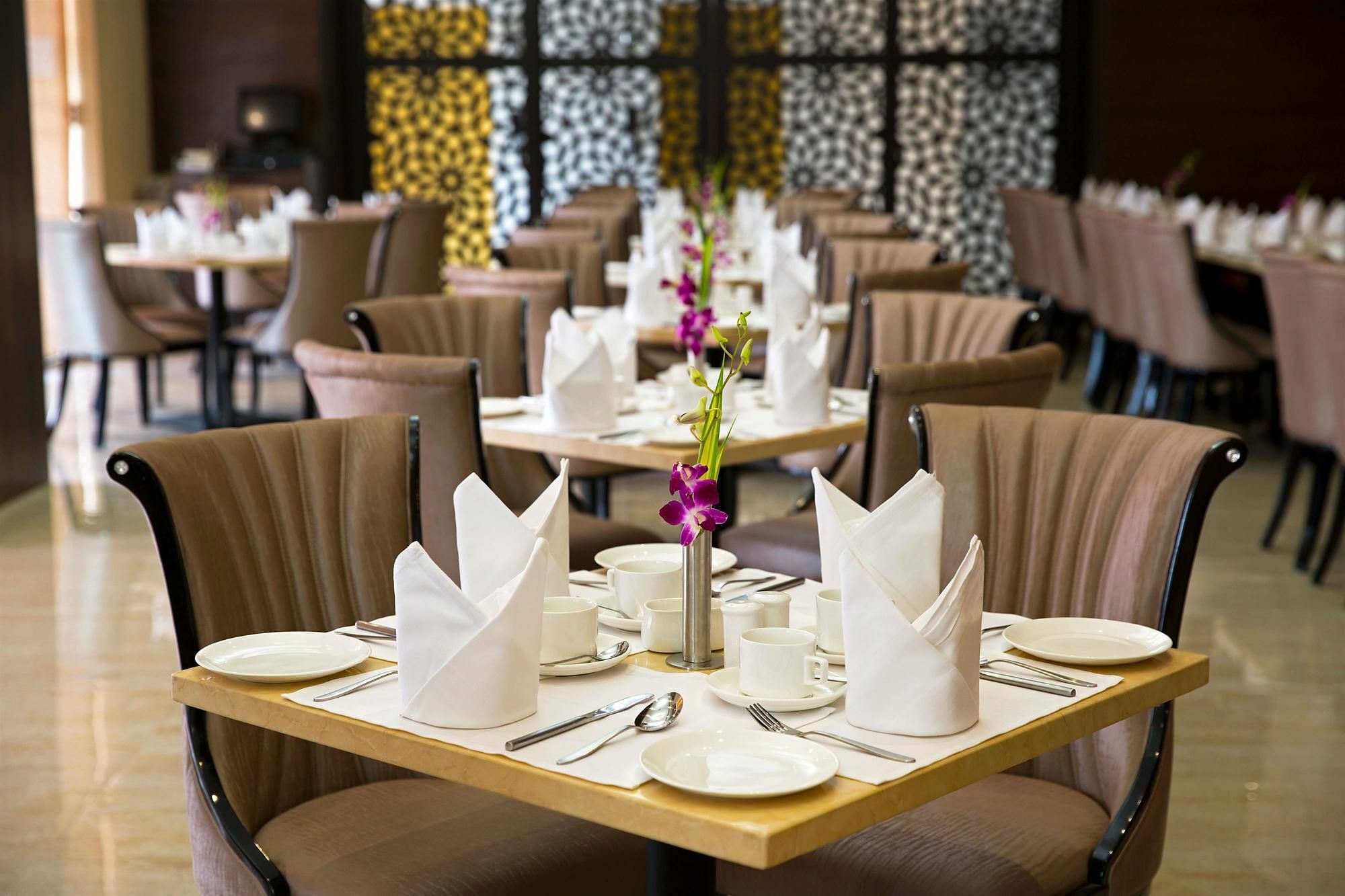 Golden Suites Gurgaon Inde Hotels Ngoại thất bức ảnh