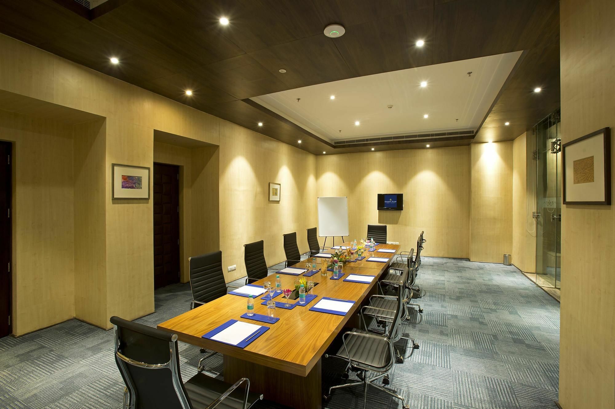 Golden Suites Gurgaon Inde Hotels Ngoại thất bức ảnh