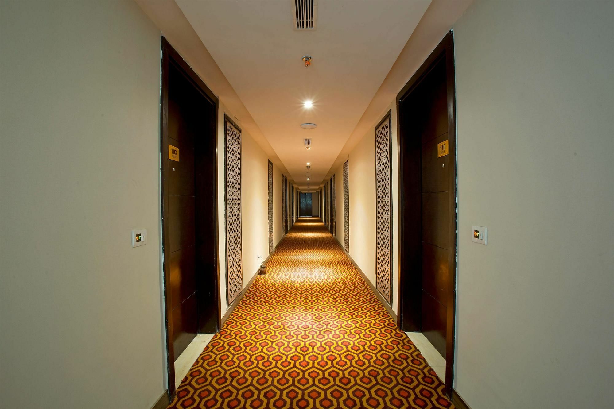 Golden Suites Gurgaon Inde Hotels Ngoại thất bức ảnh